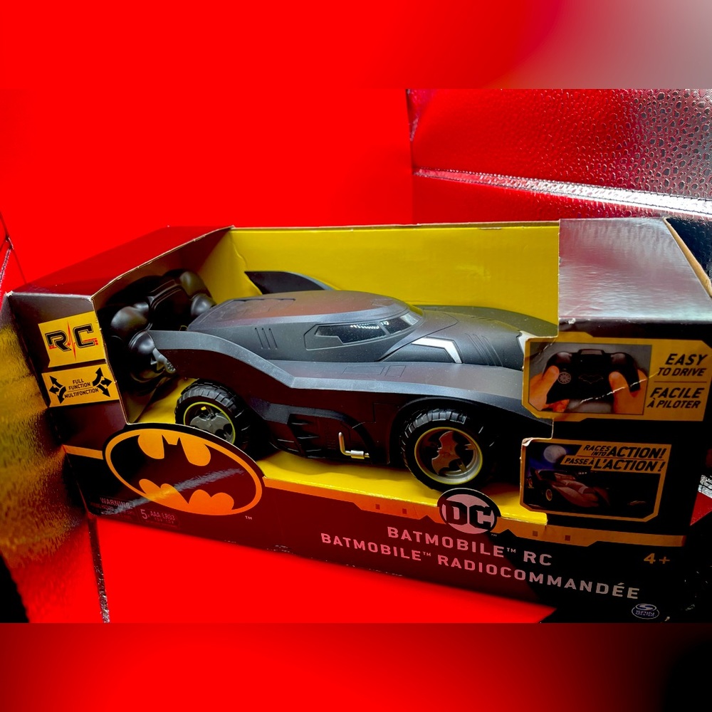Batman Batmobile 1:20 Scale Remote Control Vehicle